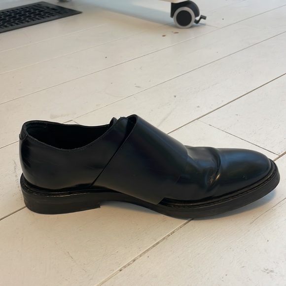 Beautiful COS leather brogues - Picture 3 of 5